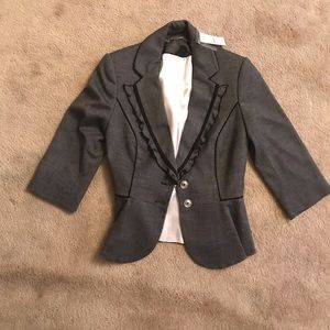 Black and white blazer MAKE A BUNDLE OFFER 4 MOR $
